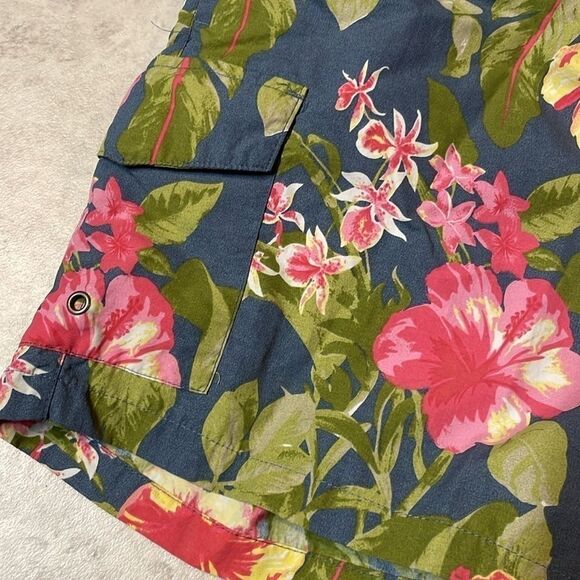 Rainforest men’s tropical print swim trunks. Size S - Picture 2 of 5